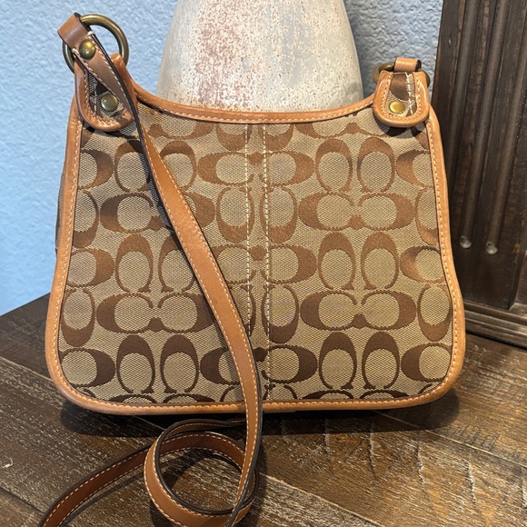 Vintage Coach Crossbody Bag (Circa 2007) - Picture 3 of 11